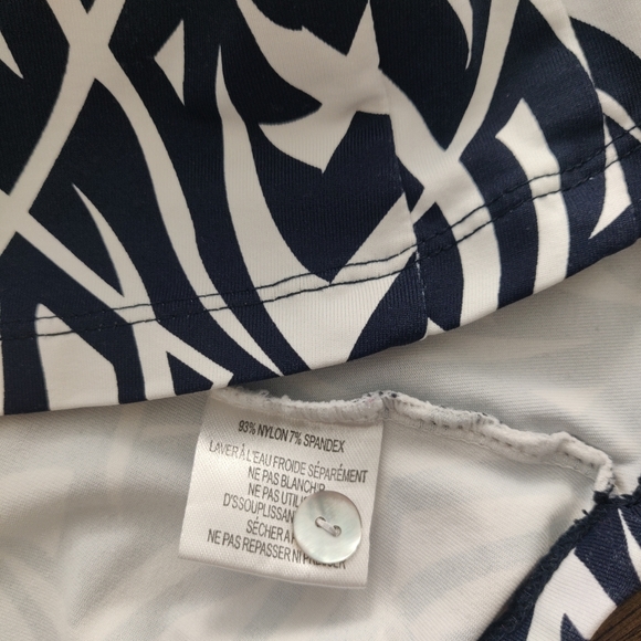 Sporty top - Picture 10 of 11